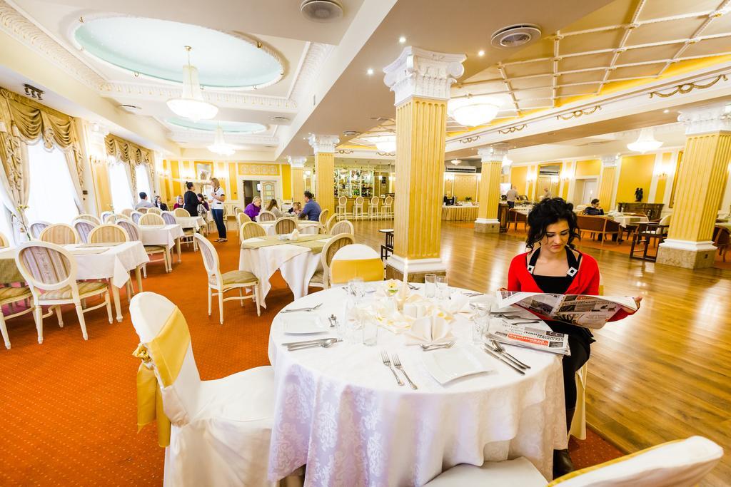 Spa Hotel Gloria Przemysl Ngoại thất bức ảnh