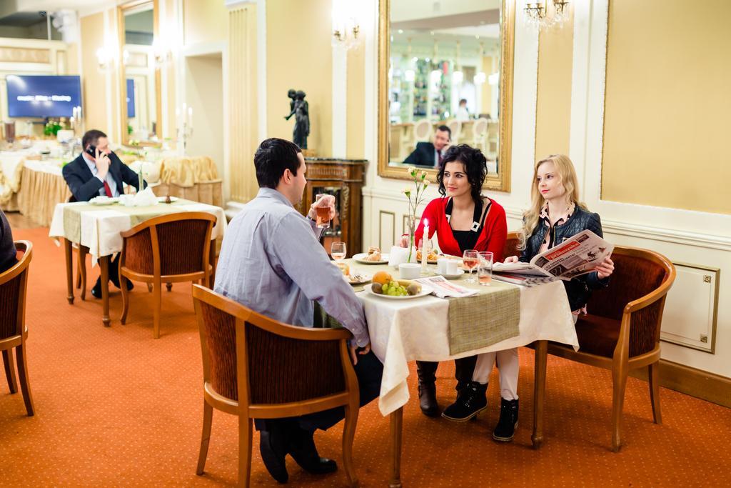 Spa Hotel Gloria Przemysl Ngoại thất bức ảnh