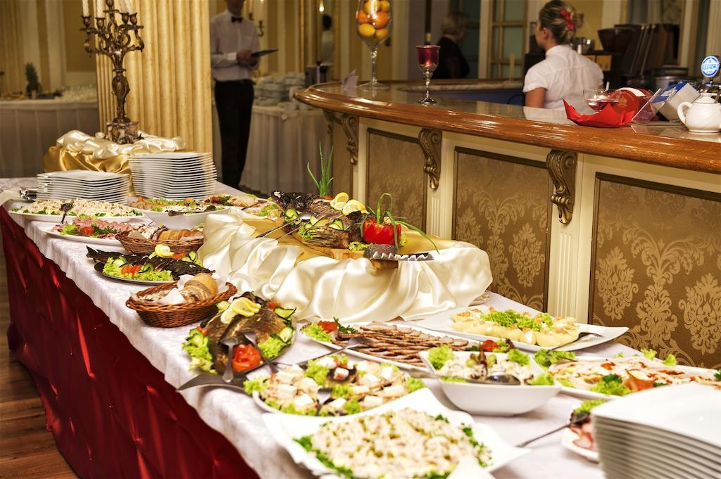 Spa Hotel Gloria Przemysl Ngoại thất bức ảnh