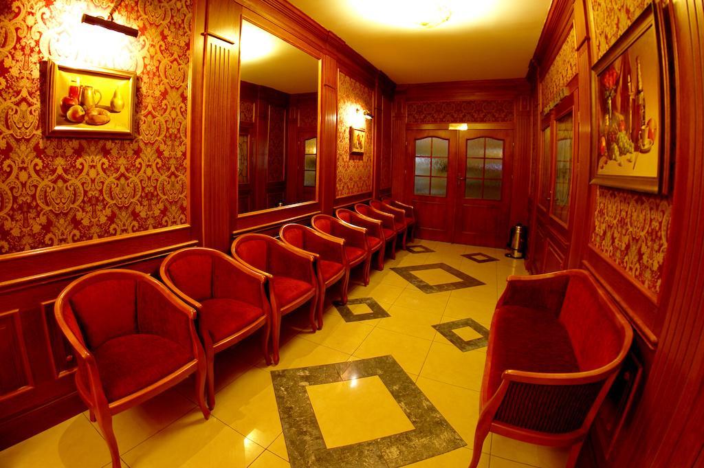 Spa Hotel Gloria Przemysl Ngoại thất bức ảnh