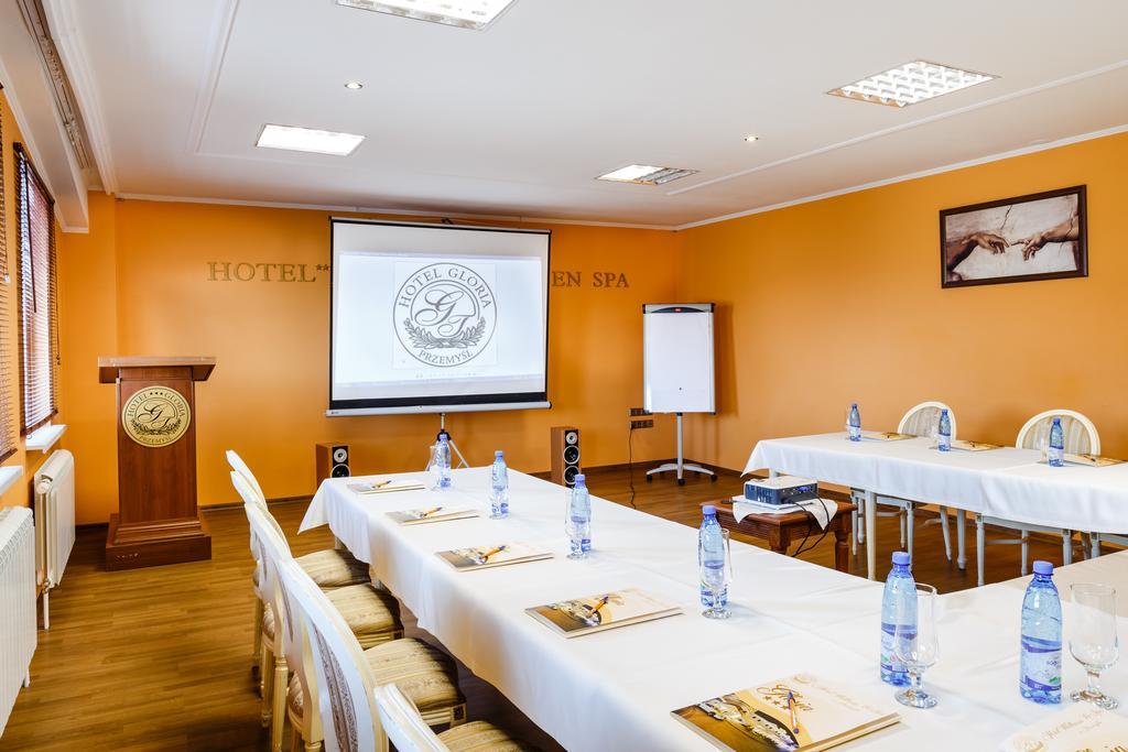 Spa Hotel Gloria Przemysl Ngoại thất bức ảnh